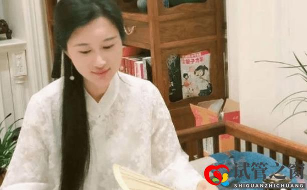 他是知名大导演,妻子为其3次试管取70颗卵子,今年近百岁成人生赢家(图9)