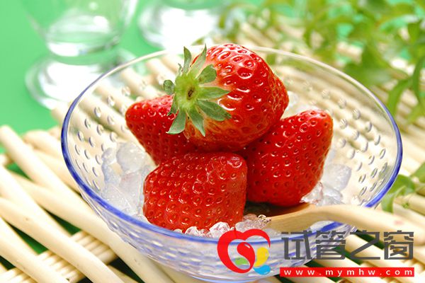 吃草莓可以调整肠胃